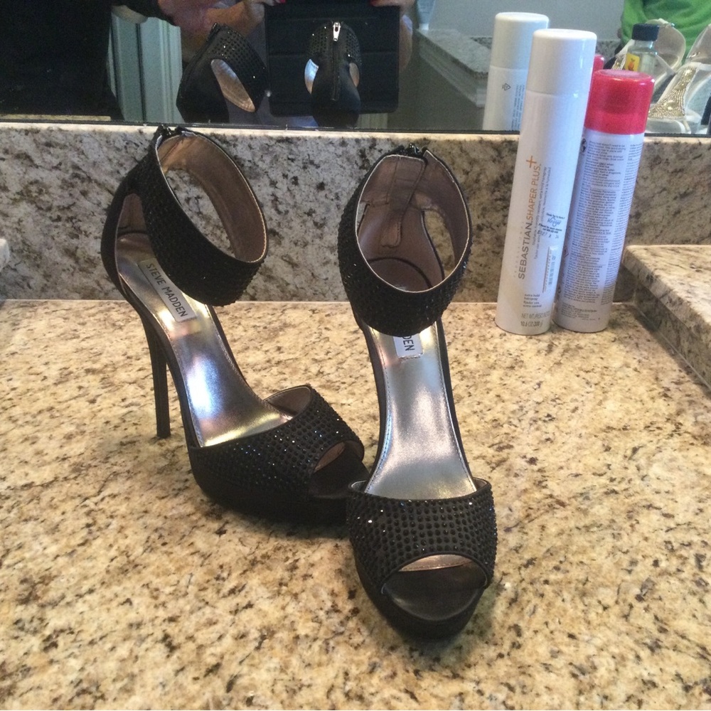 Steve Madden Black satin platform ankle strap heels size 9
